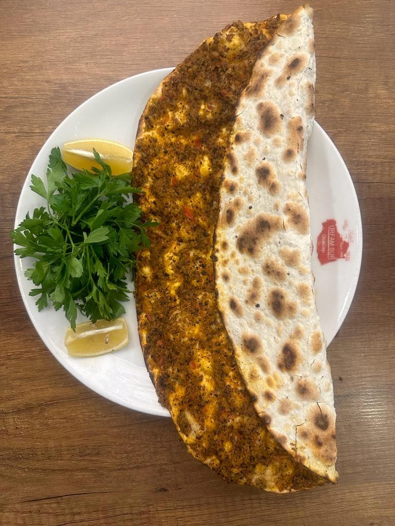 Lahmacun görseli